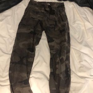 Camo cargo pants TNA